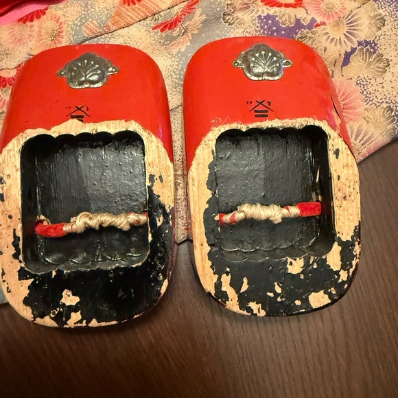 Rare Vintage 1920’s Child’s Kimono and Wooden Sandals - Picture 8 of 14